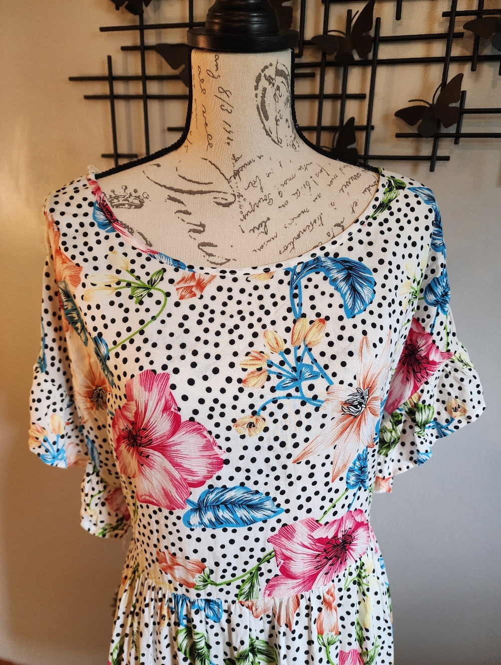 3 For $15 Sale! Multicolor Leaf and Dot Dress - Picture 3 of 7